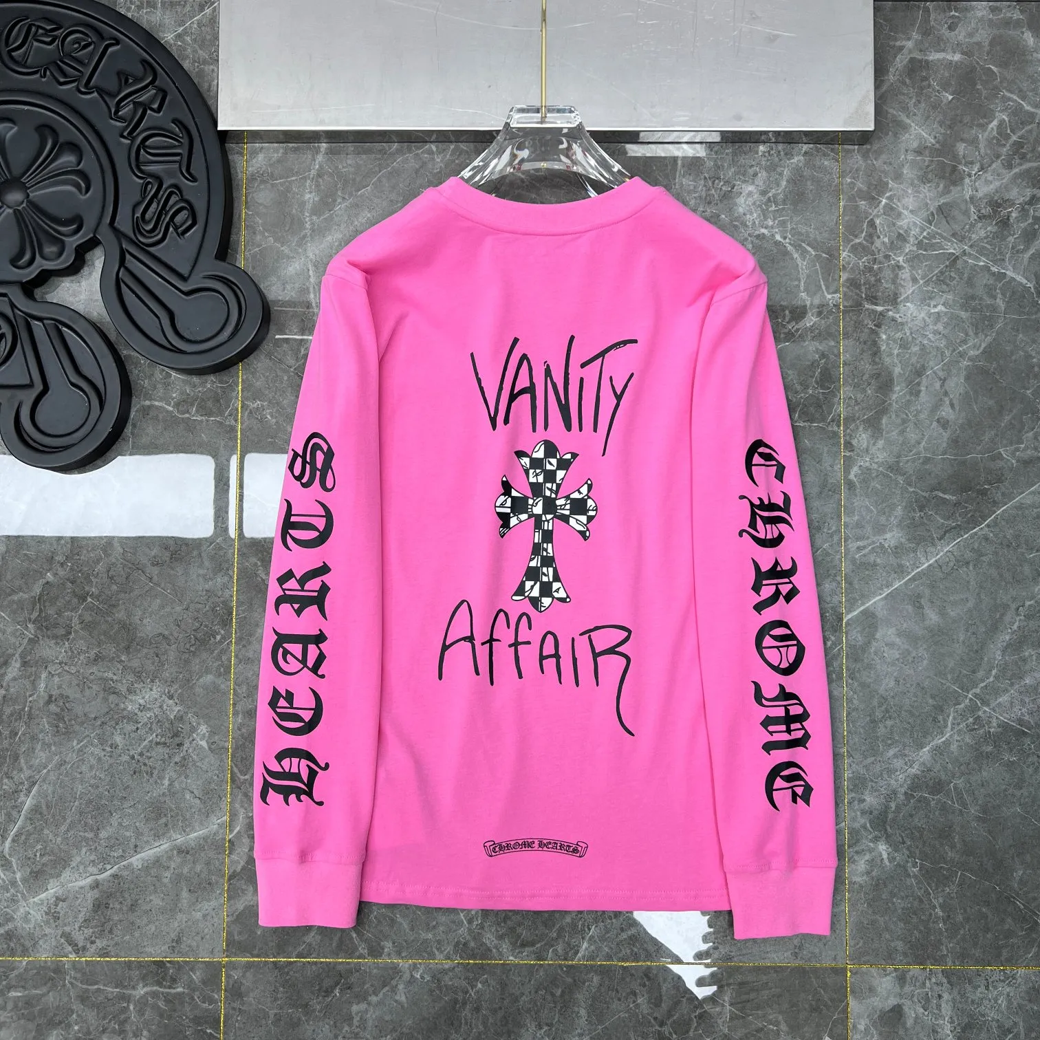 P160 Chrome Hearts 🍁Long T series🍁 Available simultaneously at counters❤️All stars have the same style Chrome Mattyboy graffiti cross Sanskrit ⭐ long-sleeved T-shirt ❤Specially customized original 1:1 high weight comfortable fabric 🌈Recommended color: customized pink🌈 Size: S, M, L, XL